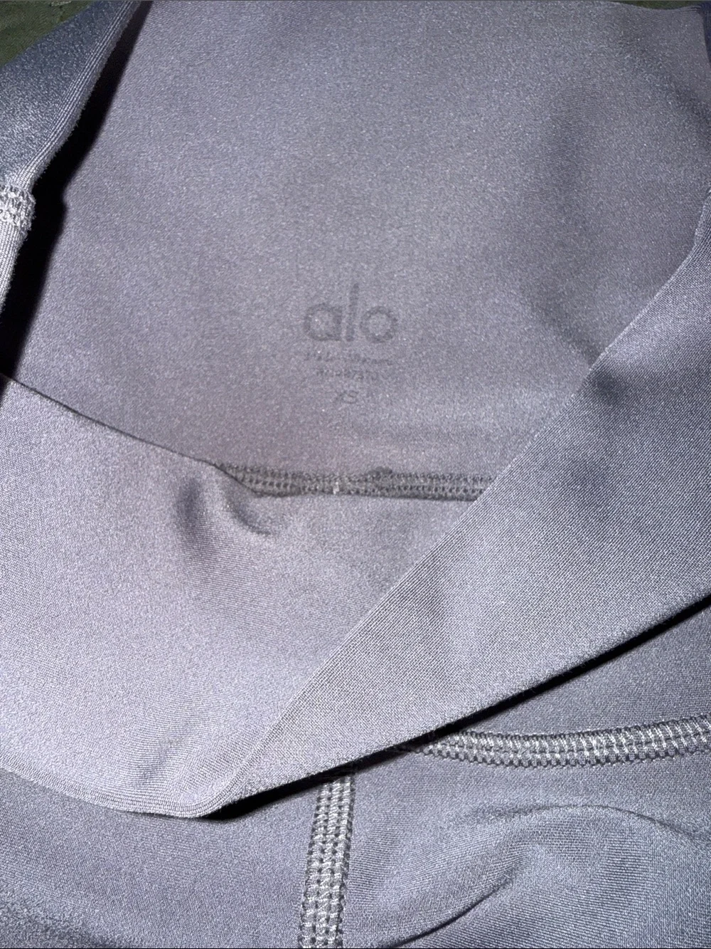 Alo Airbrush XS Leggings in Light Lavender